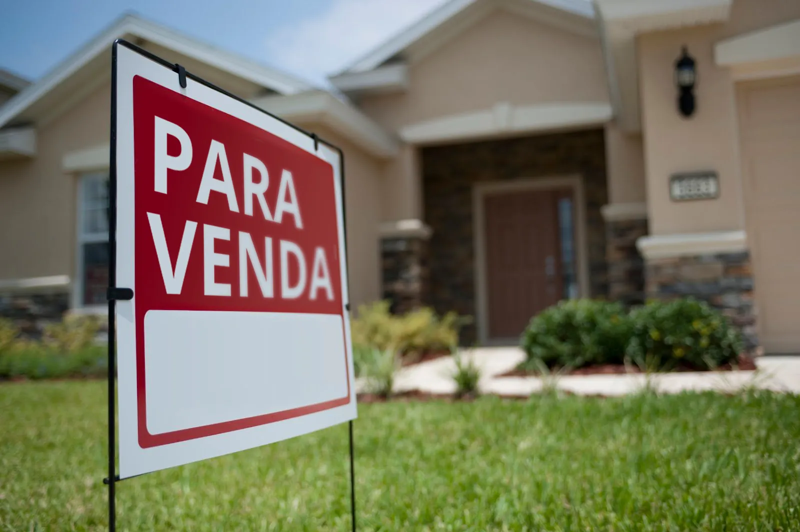 Placa de venda de imóvel ainda funciona? Placa de venda de imóvel ainda funciona?